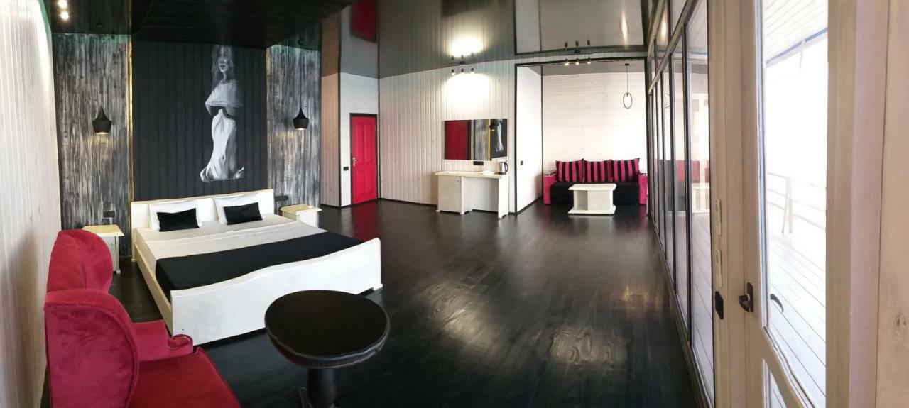 פיזונדה Captain Black Hotel מראה חיצוני תמונה