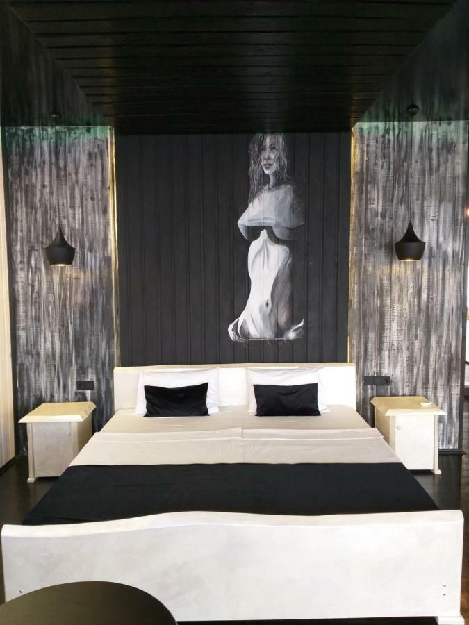 פיזונדה Captain Black Hotel מראה חיצוני תמונה